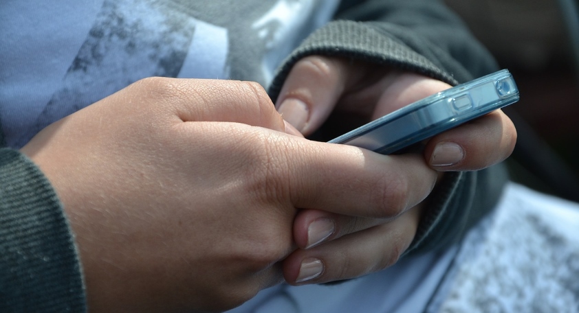 SMS obchodzi dzisiaj swoje 22. urodziny SMS obchodzi dzisiaj swoje 22. urodziny