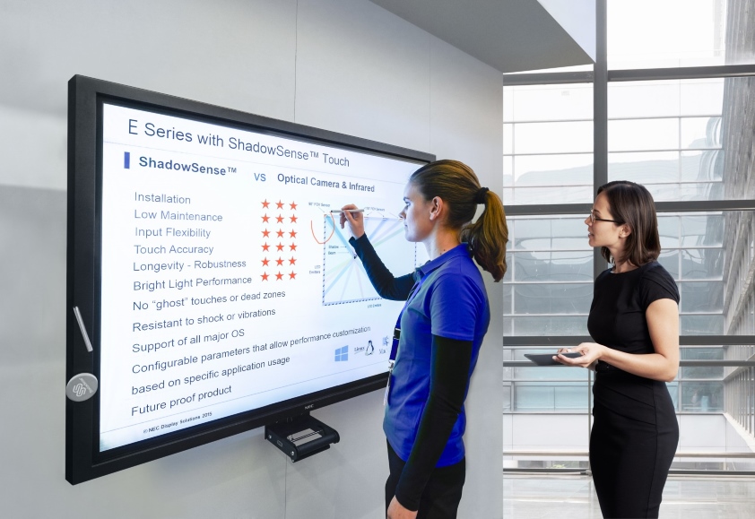 NEC wprowadza na rynek dwa nowe monitory z technologią dotykową ShadowSense NEC_E_Series_SST_TouchDisplay_v1