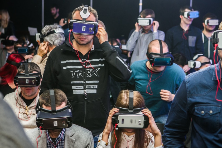 100 gogli Gear VR na premierze Mitsubishi ASX 2017