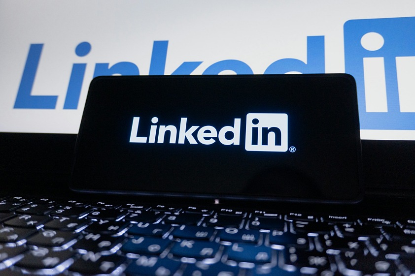 Kiedy publikować na LinkedIn w 2026? Najlepsze godziny Kiedy publikować na LinkedIn w 2026? Najlepsze godziny